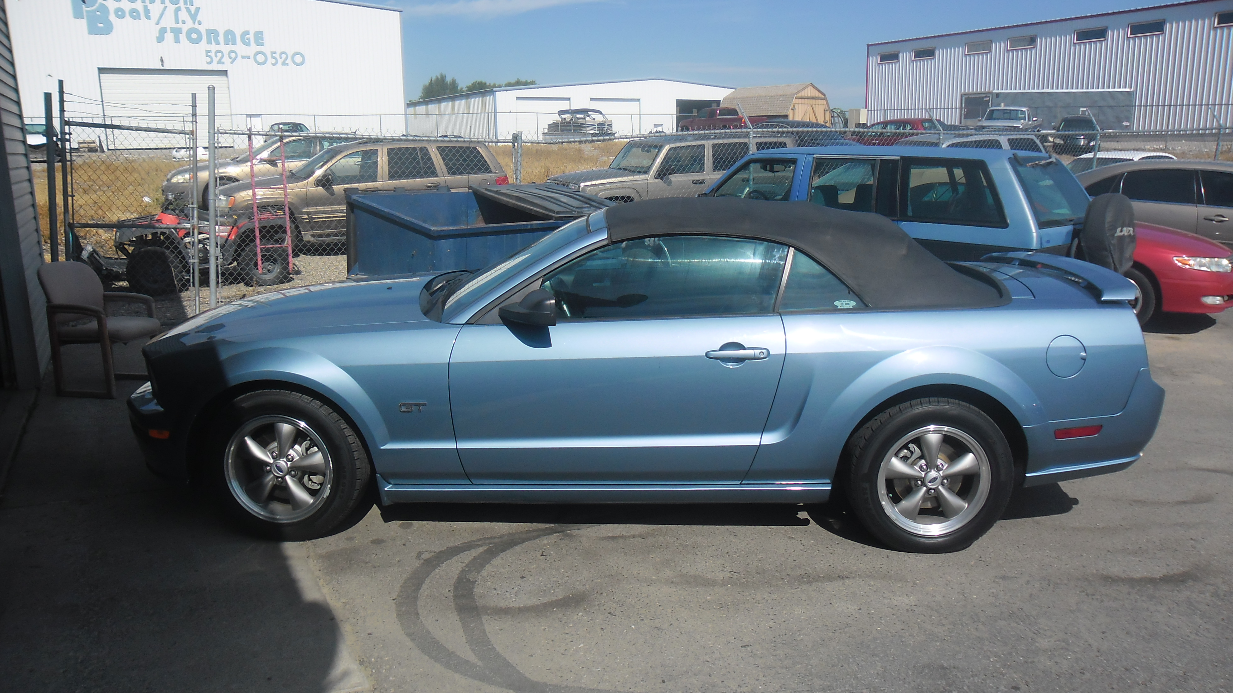 2005 Ford Mustang GT Deluxe's photo