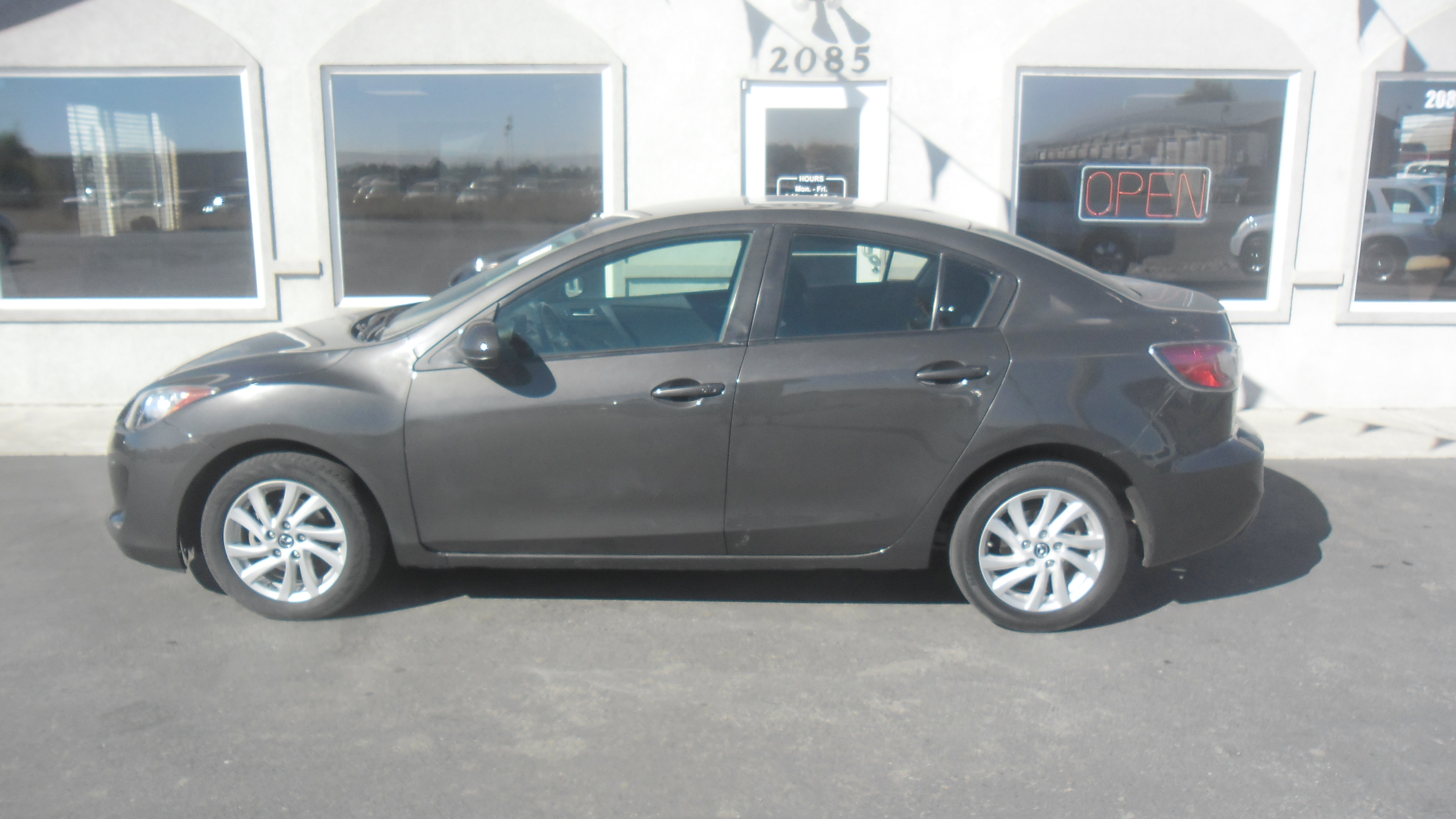 2013 Mazda MAZDA3 i Touring's photo